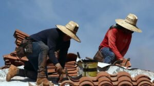 Report Urges Stronger Heat Protections for B.C. Workers as Temperatures Rise
