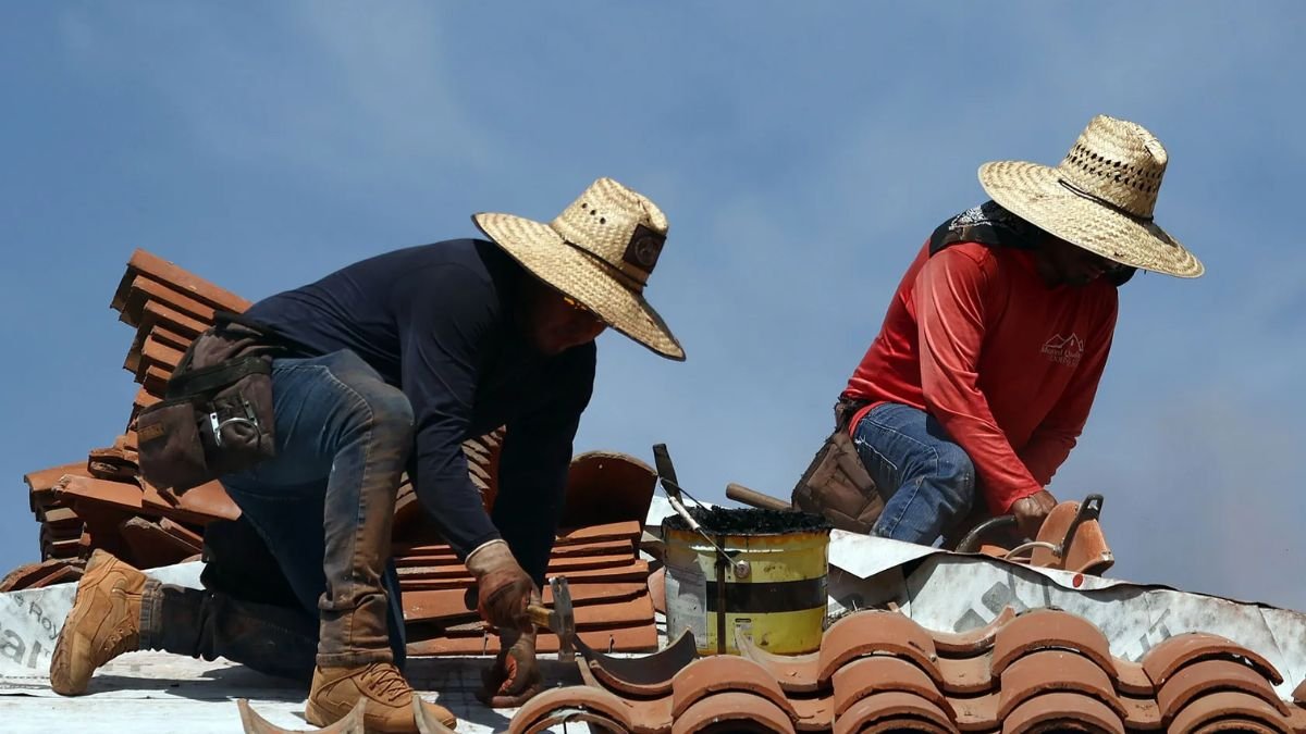 Report Urges Stronger Heat Protections for B.C. Workers as Temperatures Rise